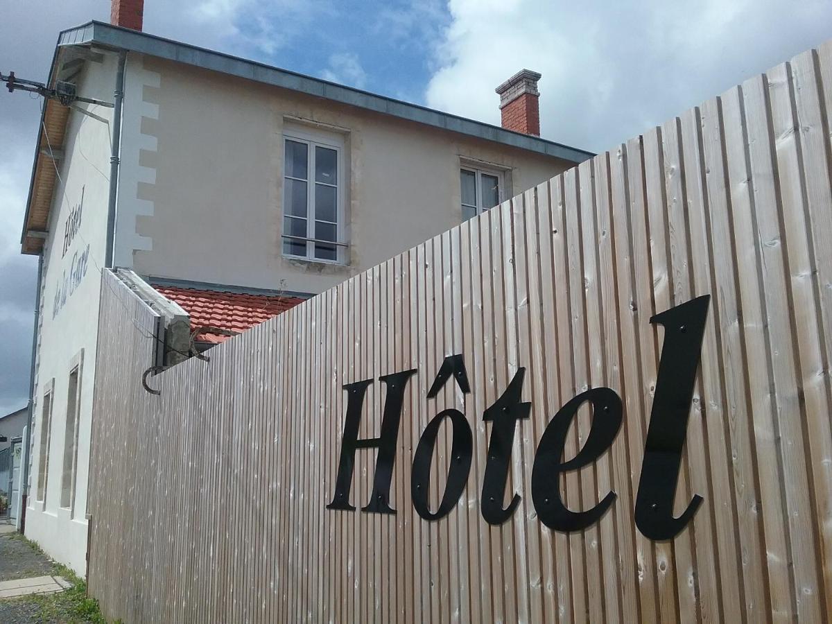 Hotel De La Gare Surgères Dış mekan fotoğraf