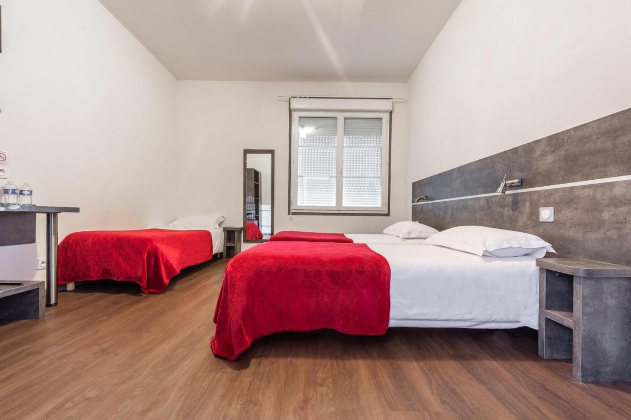 Hotel De La Gare Surgères Dış mekan fotoğraf